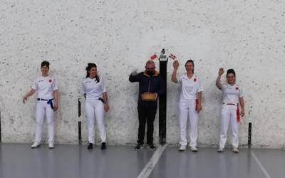 Zabaleta eta Eskuderok irabazi dute eskuz binakako txapelketako lehenbiziko partida