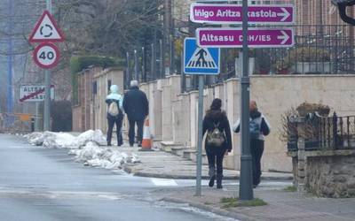 Zelai kaleko ur hornidura sarearen zati bat berrituko da