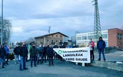 Greba eguna gaur Abadiñoko Transmisiones La Magdalena enpresan