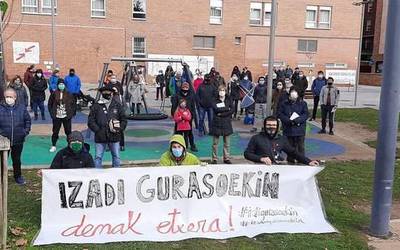 Torreak 'Izadi gurasoekin etxera' plataformarekin bat eginez elkartasun hitzordua antolatu du larunbaterako