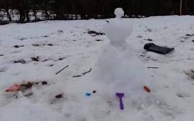 [BIDEOA] Elurra urtzen doan heinean, Urkiolako Parke Naturalean zikinkeria agertu da