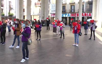 ELA sindikatuak greba orokorra deitu du datorren urtarrilaren 26rako, zaintzako langileek bizi duten egoera salatzeko