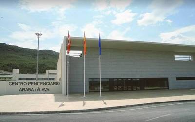 Unai Lopez de Okariz eta Diego Ugarte preso gasteiztarrak hurbilduko dituzte