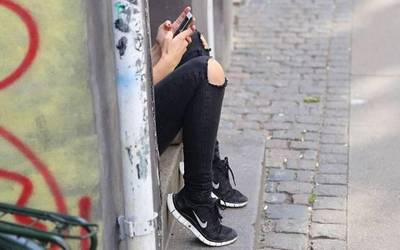 Bakarrik dauden gazte migratzaileek bizi duten zaurgarritasun egoera salatu dute lau gizarte eragilek