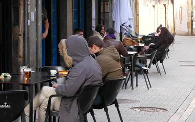 LABIK bi neurri berri ezarriko ditu, udal-konfinamendua eta pertsonen gehiengo batzeko zenbatekoa 4ra murriztuko du