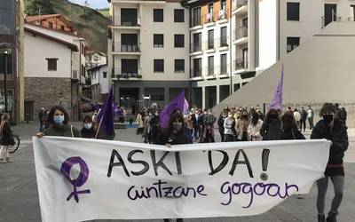 Zumaiarrak ere, Aintzane Pujanaren erailketaren aurka