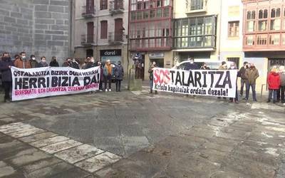 Auto-karabana zaratatsua egin dute Arrasateko Ostalariak taldekoek