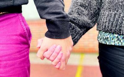"Babes neurri guztiak beteko bagenitu, sexu hartu-emanak izateko modu bakarra bikotekideagaz bizitzea litzateke"