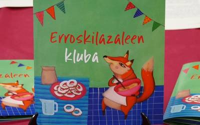 'Erroskilazaleen kluba' liburua aurkeztu dute Idiazabalen