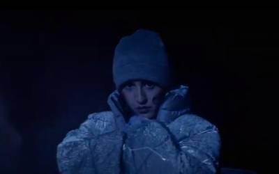 [BIDEOA] Izaro Andres, Merina Gris taldearen bideoklip berriko protagonista