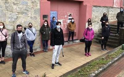 "Orain arte frontoiko erabilera libreko ordutegietan ez genuen ordaindu beharrik"
