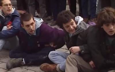 'Bi urte, lau hilabete eta egun bat' dokumentala emango dute gaur zineklubean
