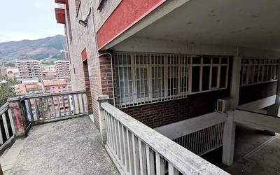 Elgoibarko hainbat lekutan sartu ziren lapurrak martitzen goizaldean
