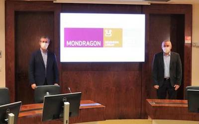 Mondragon kooperatibaren "egokitzeko gaitasuna" txalotu du diputatu nagusiak