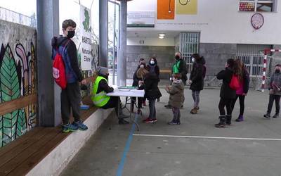 Zuhaitz landaketa egin zuten Altzon U30 Aldaketaldiaren barruan
