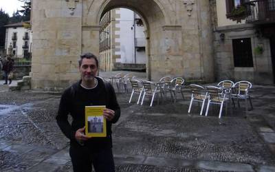 Aitor Gonzalezek 'La muralla de la villa de Durango' liburua kaleratu du, Bizkaiko harresiei buruzko bildumako bederatzigarrena