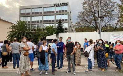 EAJ: "Elkartasun eta babes osoa adierazi nahi diegu Tubacexeko langileei"