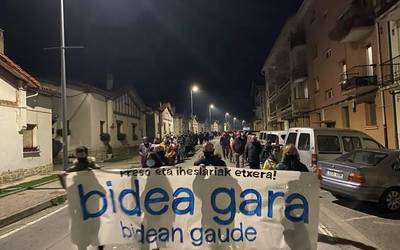 Karasatorre hurbildu eginen dute