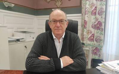 Javier Zubizarreta: "Bakoitzak bere esku dagoena egin behar du arnasten den tentsio soziala baretzeko"