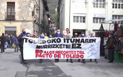 Toledoko Itunaren aurka eta pentsio publiko duinen alde agertu dira, baita ere, Bergarako pentsiodunak
