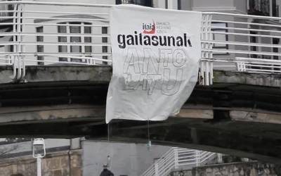 Emakume langilea asistentzia lanen zamatik askatu