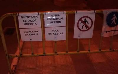 'Oinentzako espalioa moztuta'