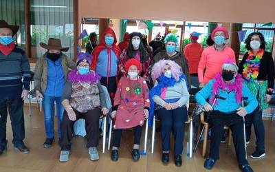 Berako jubilotekako kideek inauteriak ospatu dituzte