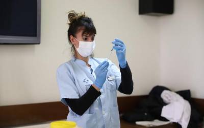 Bihar hasiko da eguneko zentroetako langileen txertaketa Gipuzkoan