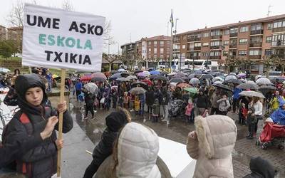 Zipiriñeko familiek erabaki dute Loroñon egitea eraikin berria