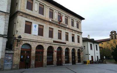 Eskola presentzialetara bueltatu dira Txantxiku Ikastolan