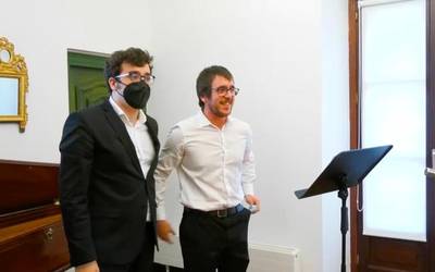 Irigoienek eta Arakistainek eskainitako txistu eta pianoforte kontzertua, bideoan