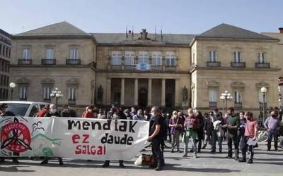 Arabako mendietan zentral eolikoen instalazioa gelditzeko eskatu diote Aldundiari