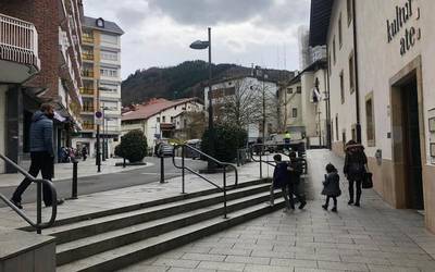 Hemeretzi kasu baieztatu dituzte bailaran
