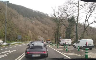 Auto-pilaketak N-121-A errepidean, Bera eta Zozaia tartean