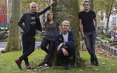 Loraldia Festibalean Zetak musika taldearen kontzertua eskainiko dute