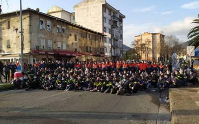 Tubacexeko piketeekin bat egin dute Tubos Reunidoseko langileek