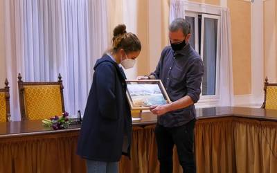 Getariak harrera hunkigarria egin dio Irati Idiakezi