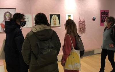 Edertasuna Bergarako emakume artisten ikuspegitik