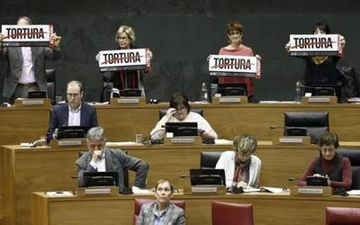 Alderdien eta sindikatuen babes zabala jaso du torturaren aurkako mobilizazioak