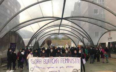 [ARGAZKI GALERIA] Morez bete dituzte ostera ere Durangaldeko kaleak