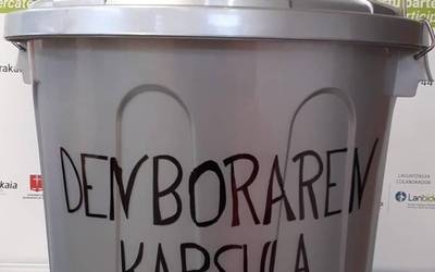 Denboraren kapsula sortuko dute Orozkon, hemendik hamar urtera irekitzeko
