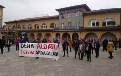 Sistemari "arrakalak sortzeko" konpromisoan berretsi dira Arrankudiaga-Zolloko elkarretaratzean