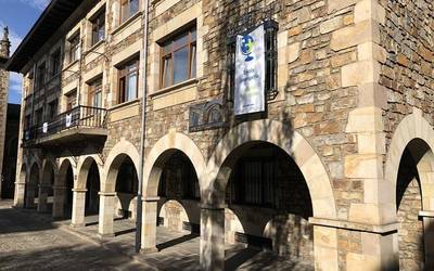 Zuazola-Larraña, Oñati Bigarren Hezkuntzako Institutu Publikoa izango da hemendik aurrera