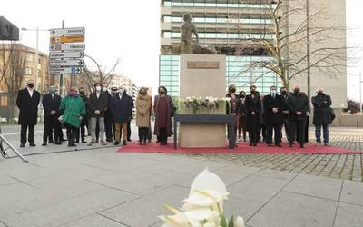 Navarra Sumak ez du parte hartu terrorismoaren biktimen ekitaldian