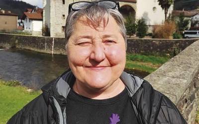 «Pandemiak bereziki emakumeoi eragin digu»