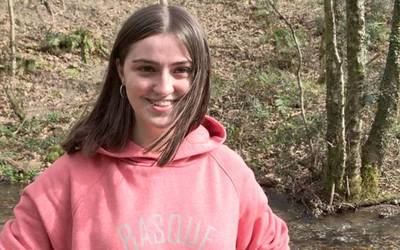 «Kanpora atera eta gauzak lasai egin ezin izatea nekagarria da»
