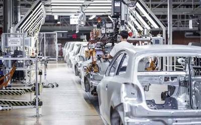 Volkswagenek produkzioa eten beharko du pieza falta dela eta