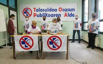 TOPAk prentsaurrekoa eskaini du, erabateko kontsentsua eskatuz ospitale publikoa eratzean