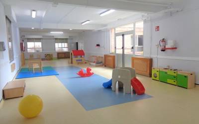 Larreako Haurreskolan garbitasunerako eta elikadurarako gune bana atonduko dute