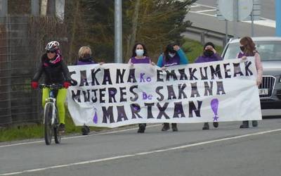 Sakanako emakumeen martxa lila